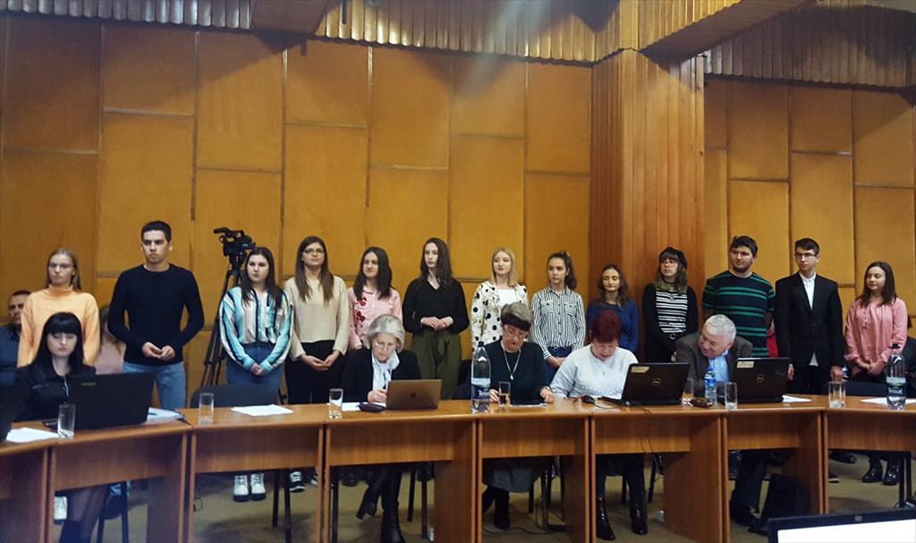 27 de elevi vor beneficia de Premiile municipiului Câmpina în anul școlar 2020-2021