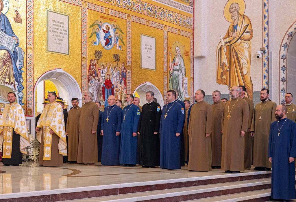 Ziua Clerului Militar, sărbătorită în premieră. Părintele Adrian Dumitru, din Câmpina, printre participanții la slujba oficiată la Catedrala Națională din București