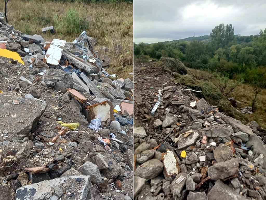 Mormane de deșeuri provenite din demolări, depozitate ilegal pe Strada Fabricii din Câmpina