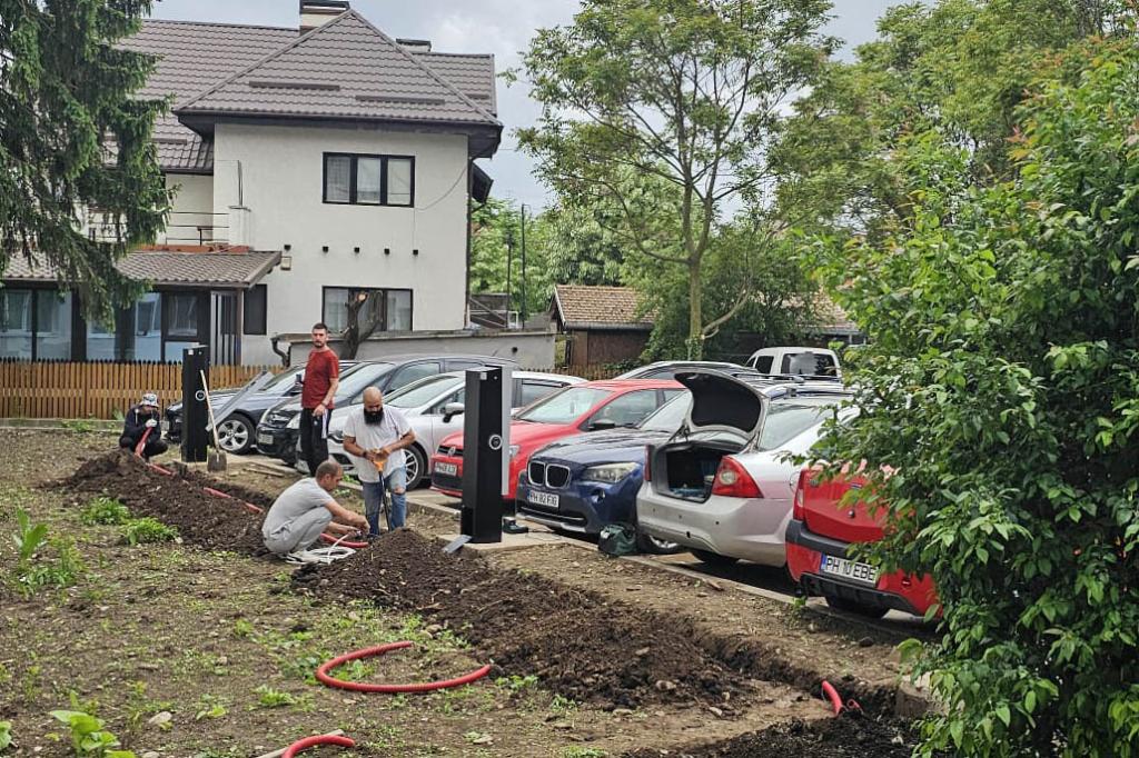 La Câmpina, au fost montate stații de încărcare pentru autovehicule electrice