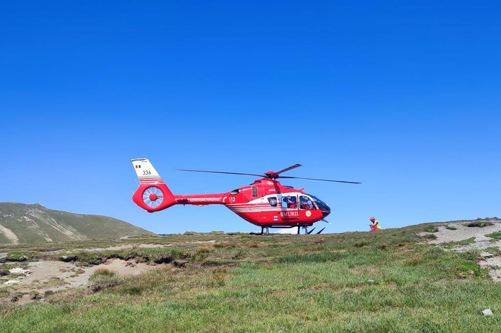 Intervenție spectaculoasă cu elicopterul a salvatorilor montani în Bucegi