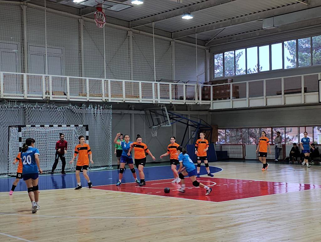 Handbal feminin, juniori III. CS Câmpina - LPS Iolanda Balaș Soter Buzău 32-22
