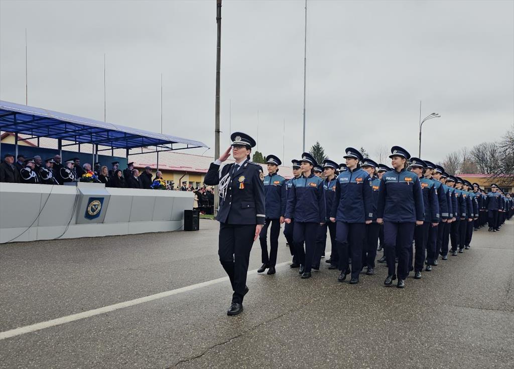 Încă o promoție a Școlii de Agenți de Poliție ”Vasile Lascăr” Câmpina a depus jurământul