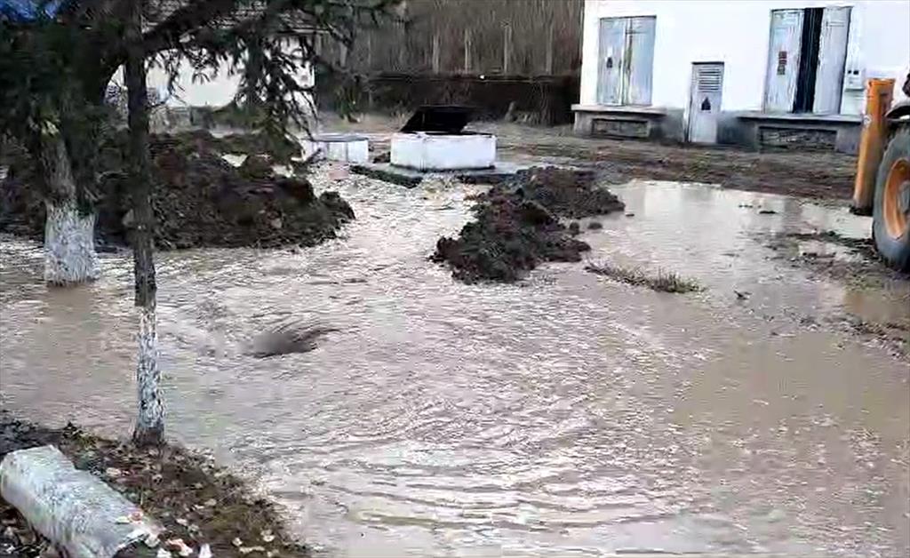 Avarie la conducta magistrală de apă în zona Voila. Apa va fi oprită în Câmpina pentru minimum 24 ore