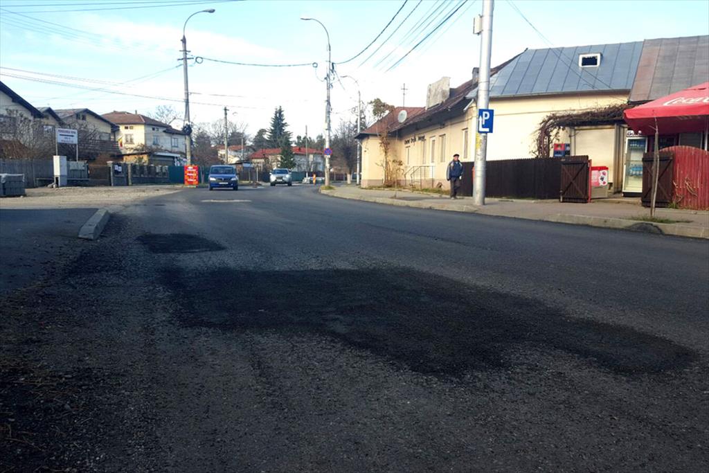 Lucrarea de asfaltare a Bulevardului Carol I, pe Câmpinița, nici recepționată, nici achitată