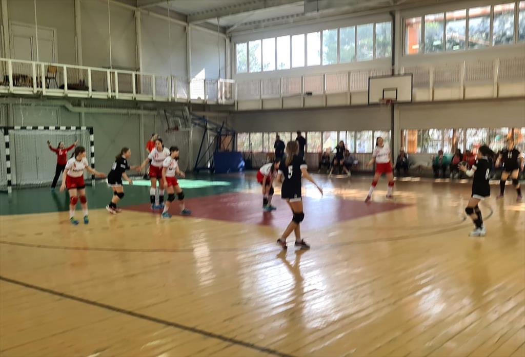Handbalistele de la CS Câmpina s-au calificat la turneul final al Campionatului Național pentru juniori IV