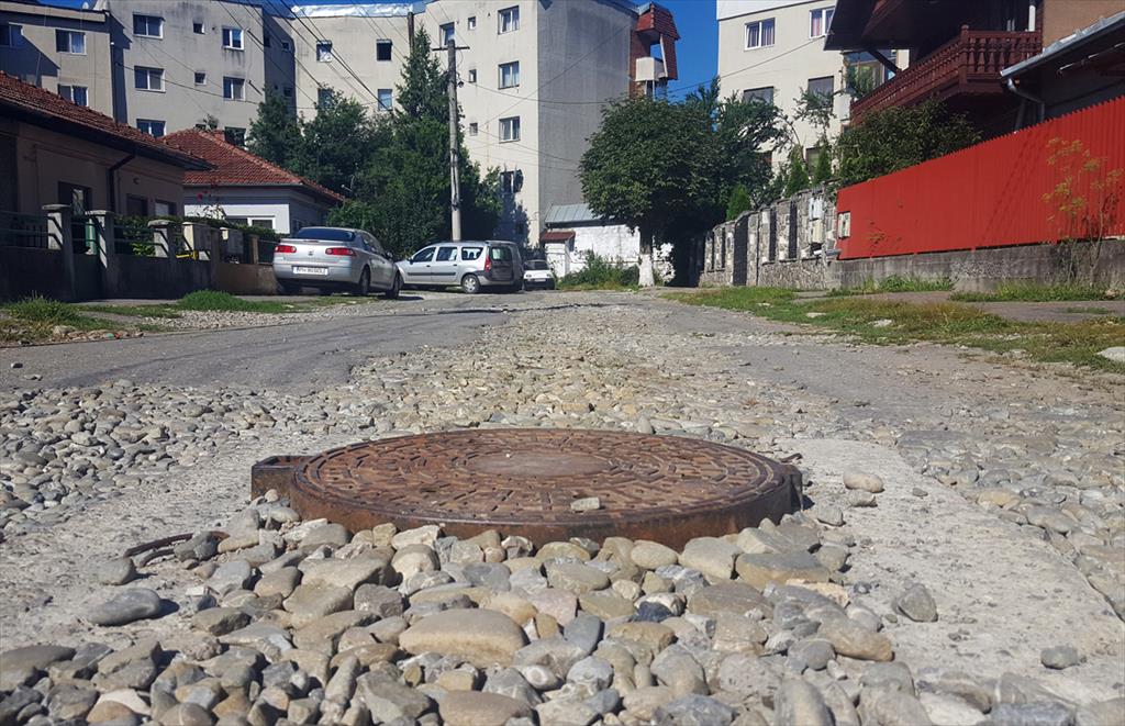 În cazul Străzii Alexandru Vlahuță din Câmpina, rămâne cum am stabilit: NU se asfaltează