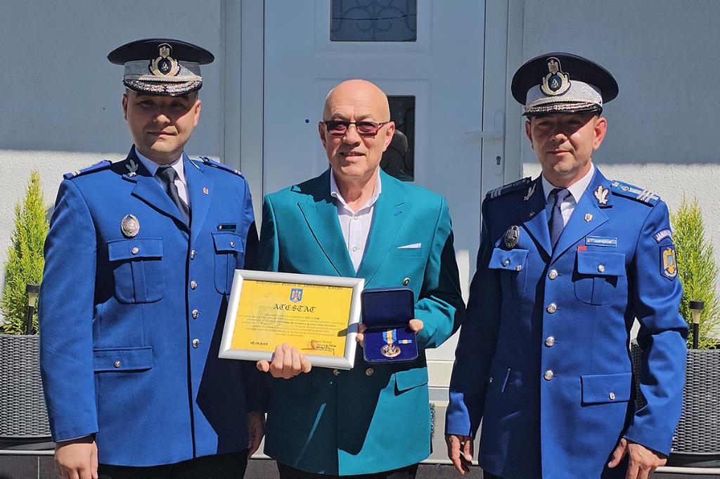 Emoții și distincții din partea Jandarmeriei pentru colonelul (r) Ion Grecu la împlinirea a 70 ani
