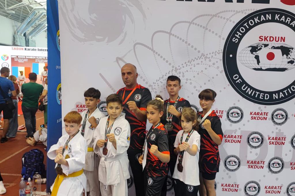 Sportivii comunei Telega, 24 de medalii la Romania International Open la karate