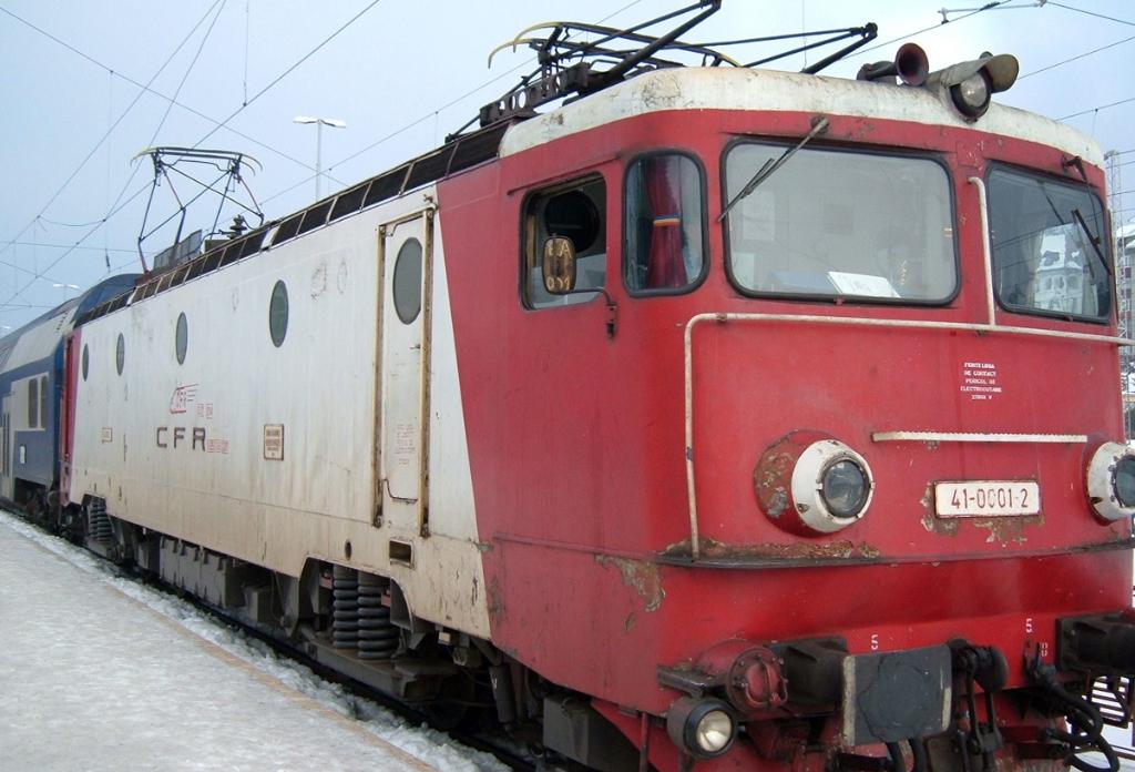 Băiat de 16 ani, lovit de tren la Comarnic