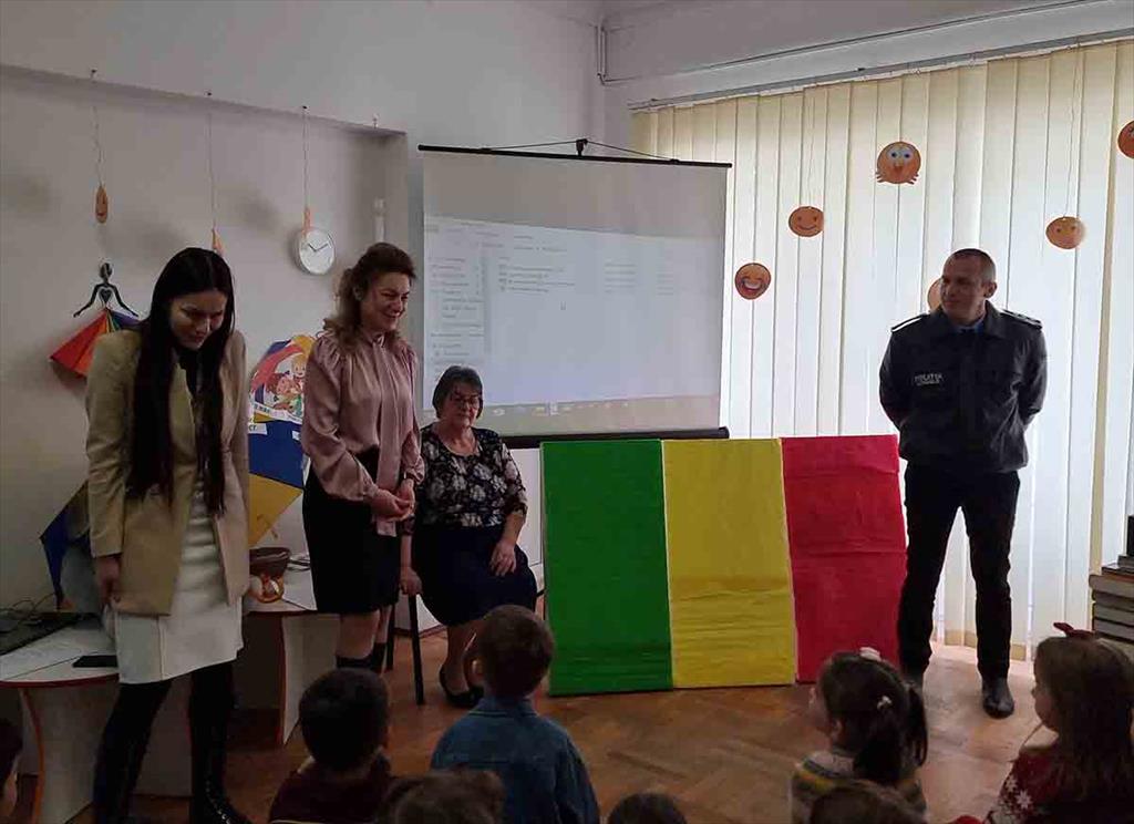 Directorul Poliției Locale Câmpina, Marius Vișan, invitat la Grădinița nr. 8 pentru a marca Ziua Internațională a Nonviolenței în Școală