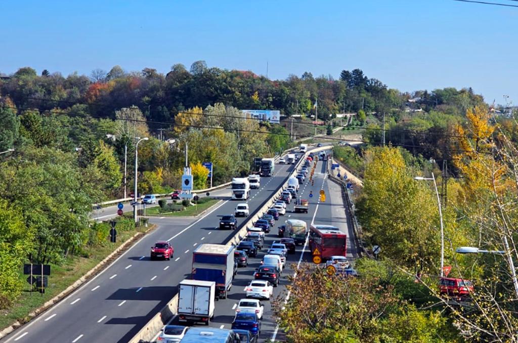 Atenție, pe DN1, pe podul de la Bănești, continuă lucrările până sâmbătă seara!