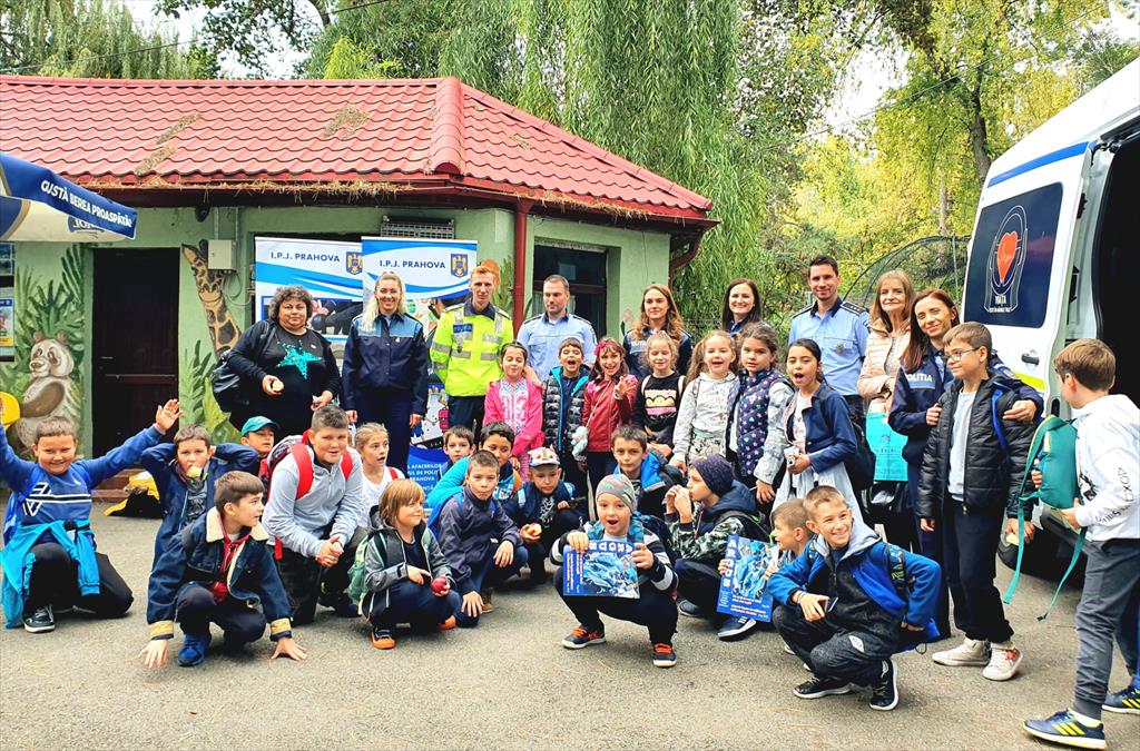Copii din Telega au participat la o acțiune a polițiștilor la Grădina Zoologică Bucov, de Ziua Mondială a  Animalelor