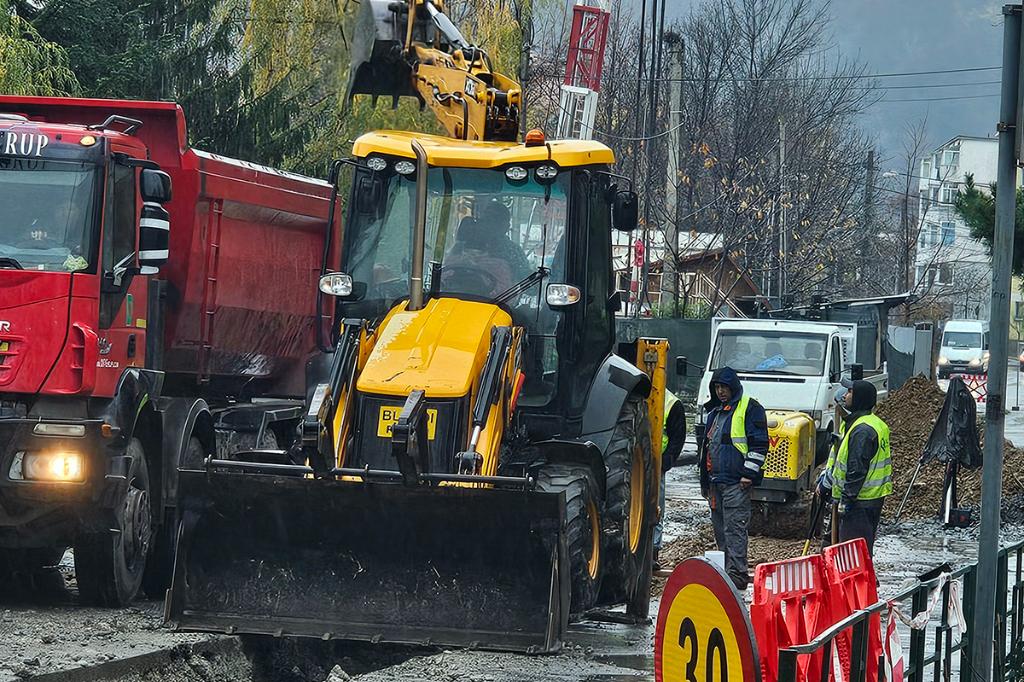 S-au reluat lucrările pe Strada Orizontului...