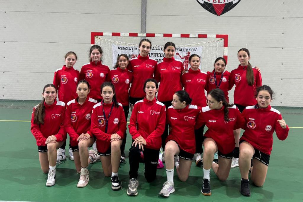 Handbal feminin, juniori IV. Două fete de la CSC în echipa ideală a turneului semifinal
