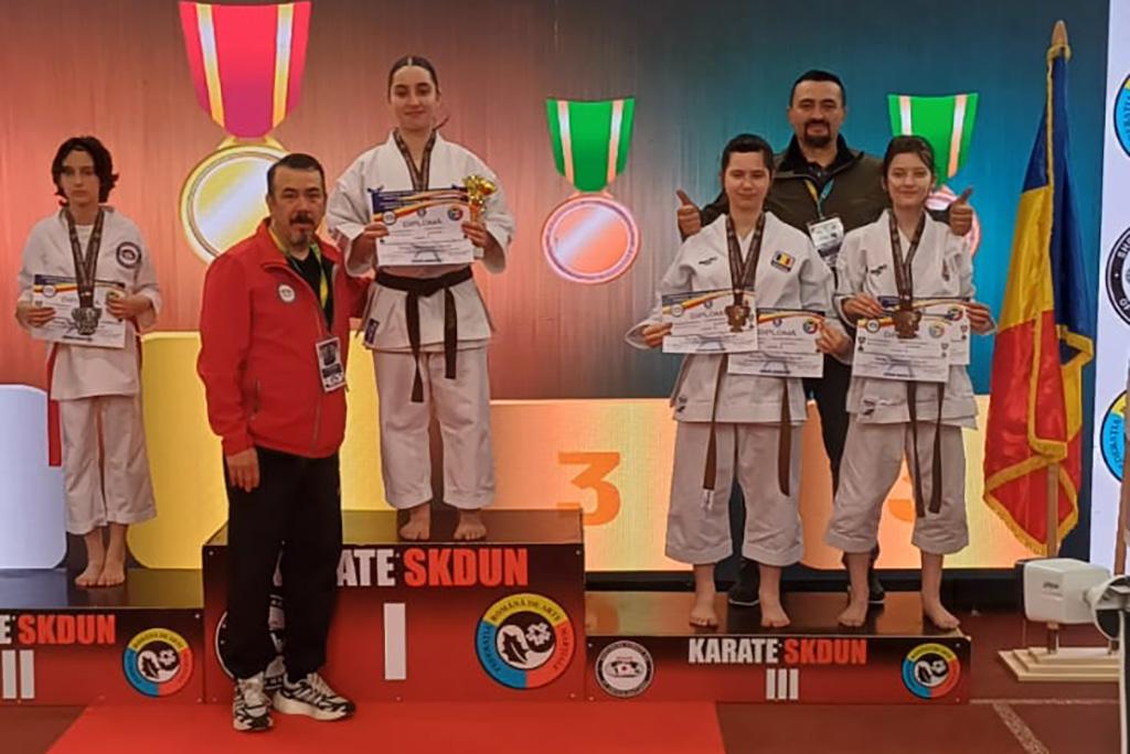 Șapte medalii pentru AIKO Câmpina la Cupa României la karate SKDUN