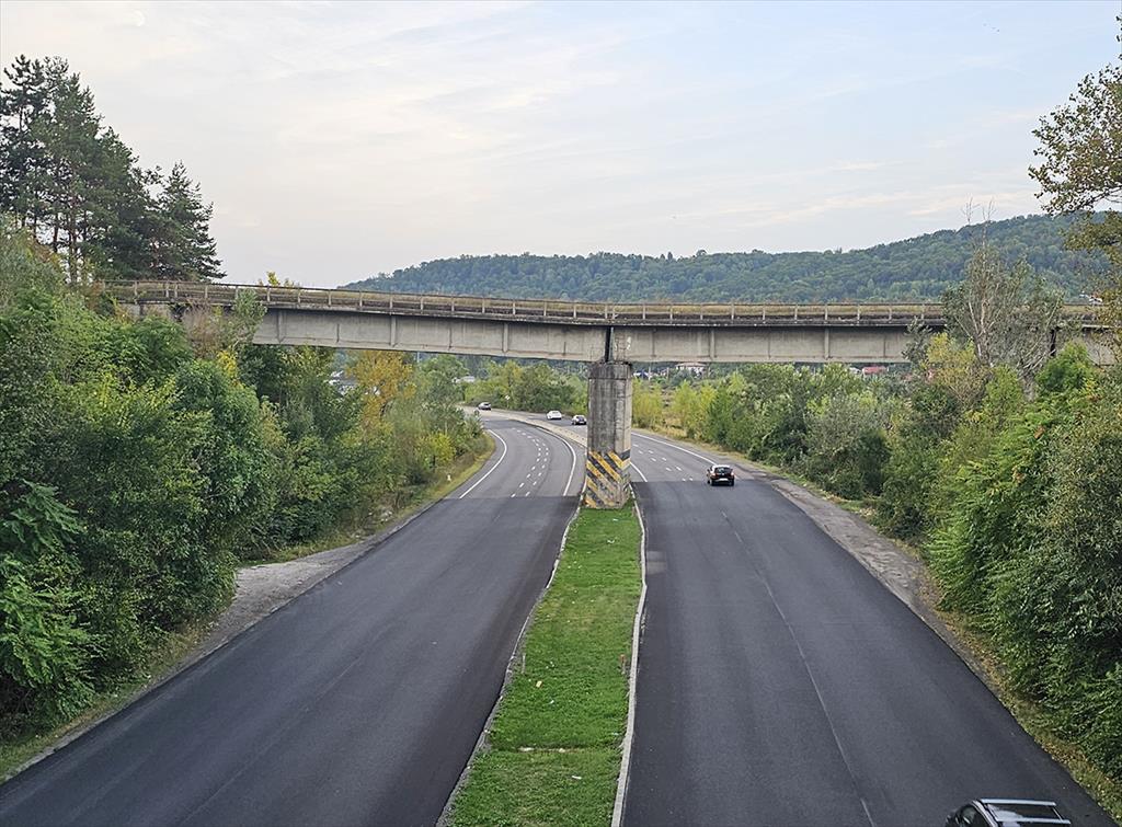 Ministerul Transporturilor a emis autorizația pentru demolarea podului de cale ferată peste DN1 și râul Prahova din zona Câmpina