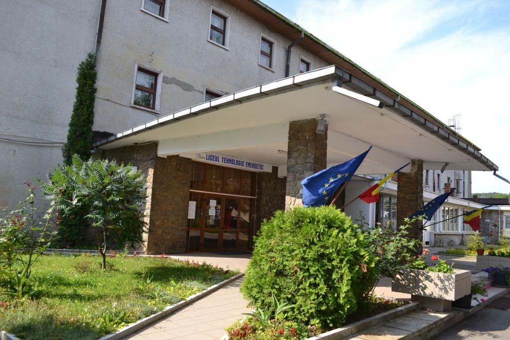 O echipă a Liceului Tehnologic Energetic participă la un concurs internațional de proiecte. Elevii câmpineni au nevoie de votul fiecăruia dintre noi!