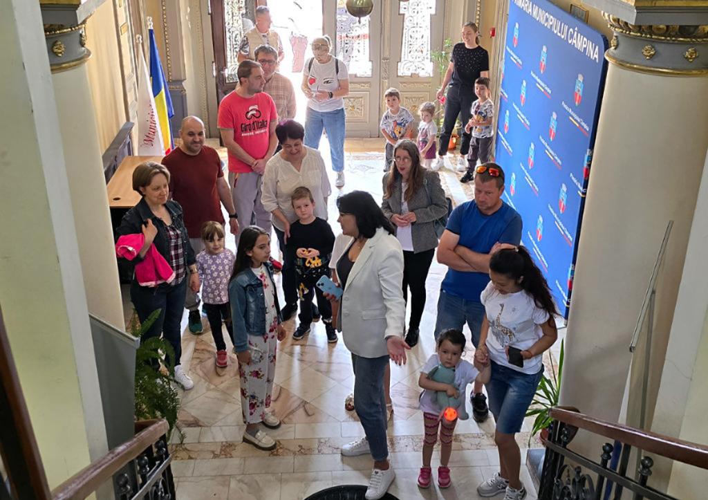 Ziua Porților Deschise pentru copii, părinți și bunici la Primăria Câmpina