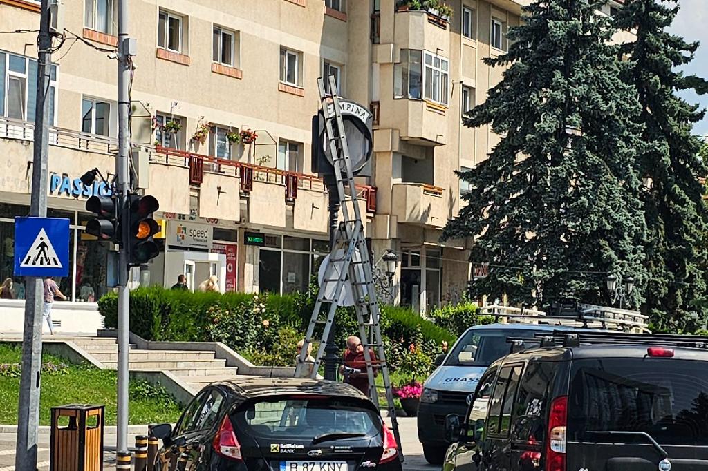 S-a reparat ceasul din Piațeta „Marin Constantin”