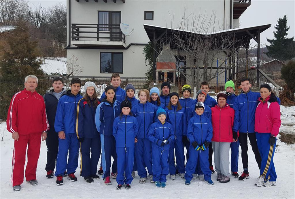 Atleţii câmpineni pregătesc viitoarele performanţe într-un cantonament la Nistoreşti