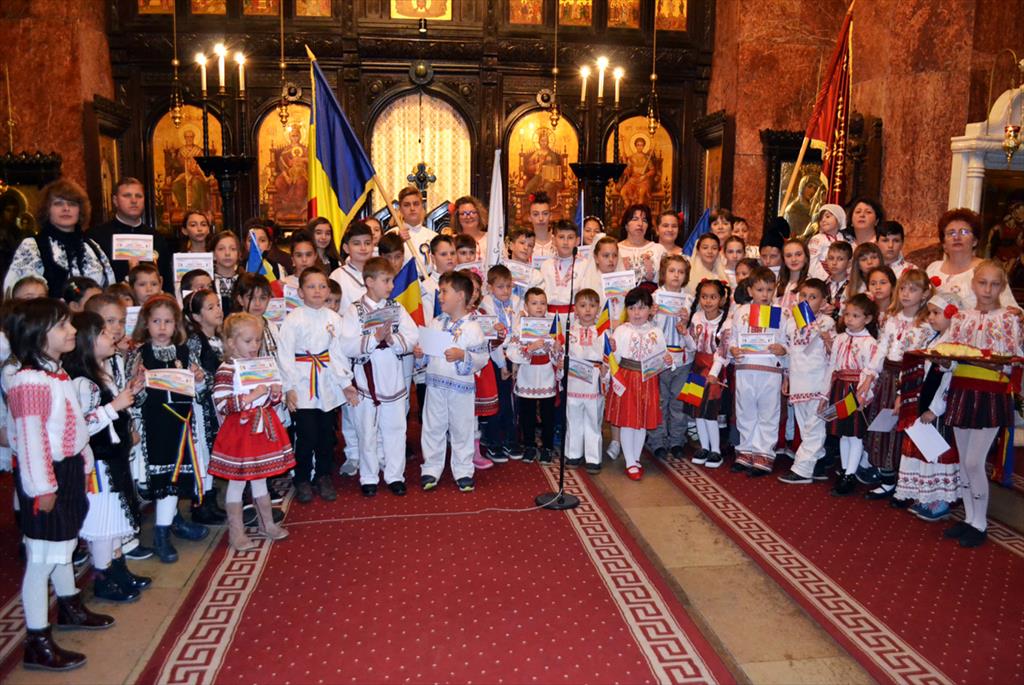 Copii din Câmpina, Breaza, Comarnic și Făgăraș au sărbătorit un secol de la Marea Unire în Catedrala Reîntregirii din Alba Iulia