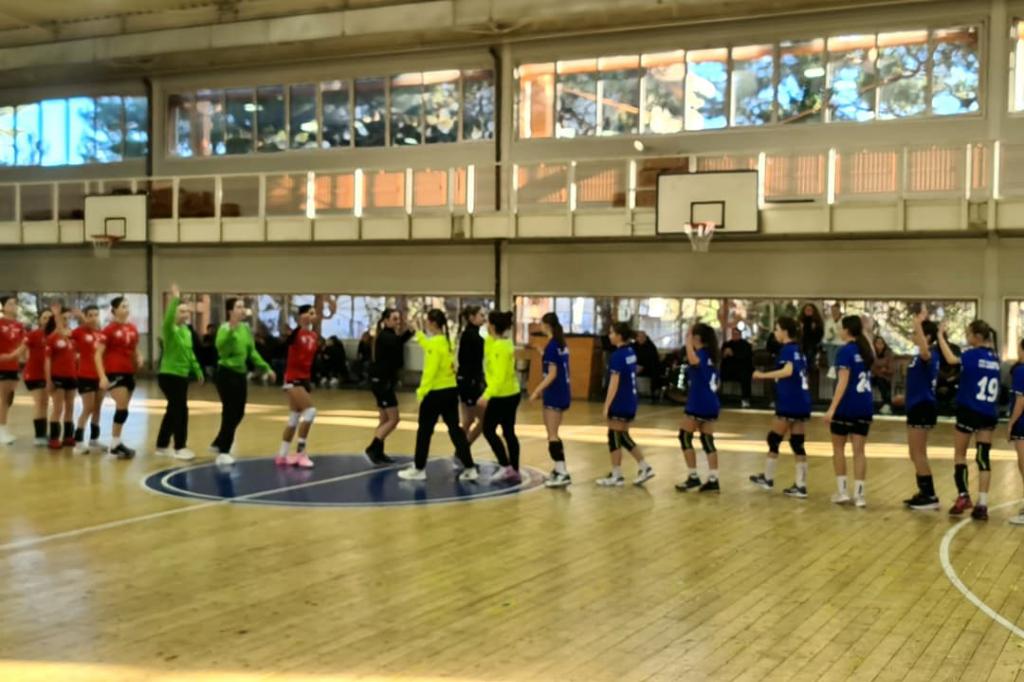 Handbal feminin, juniori III. CS Câmpina - CSS 6 București 43-25