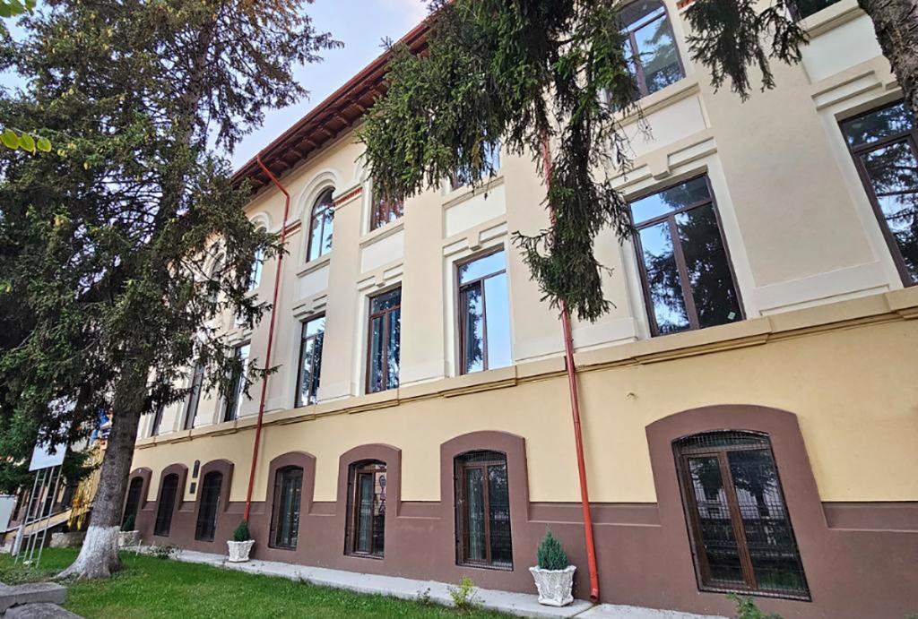 14 candidați au luat bacalaureatul după contestații. 75,35% - procent final de promovabilitate la Câmpina