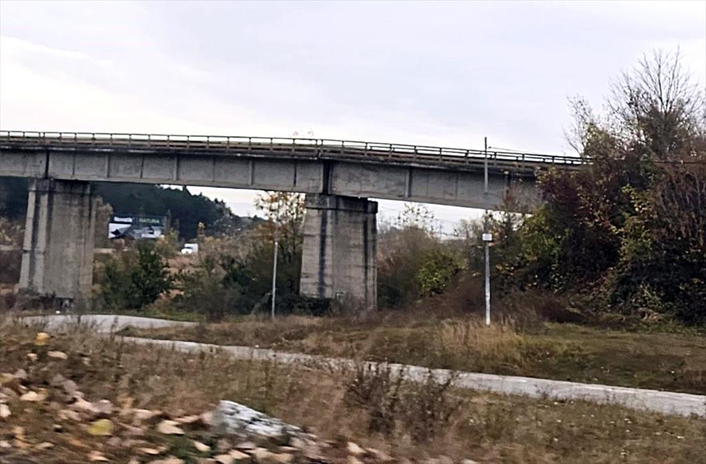 Începe demontarea podului feroviar de peste DN1 și râul Prahova, dintre Câmpina și Poiana Câmpina