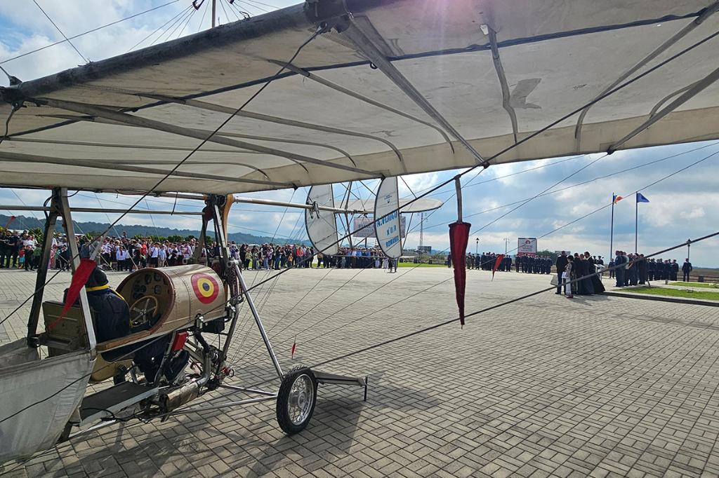 113 ani de la frângerea zborului lui Aurel Vlaicu. Nepoata marelui aviator a fost prezentă la Bănești