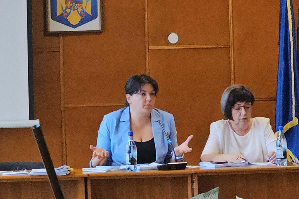 Irina Nistor în Consiliul Local Câmpina: „Primăria nu este parte a contractului de schimbare a rețelei de apă și canal. Nu Primăria oprește apa câmpinenilor!”
