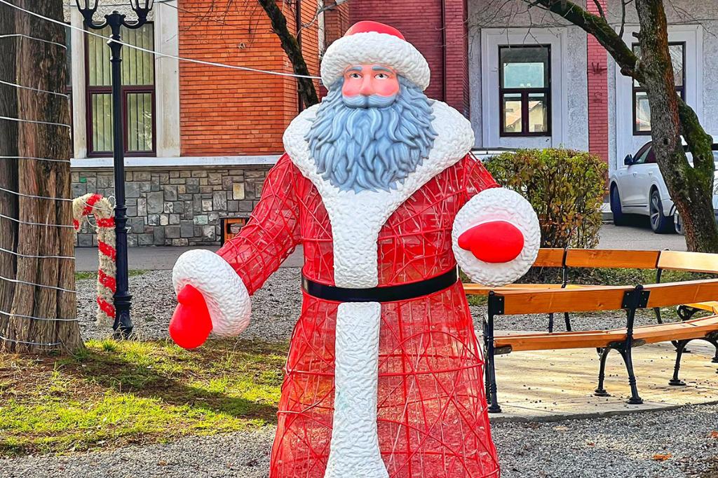 Duminică, 30 noiembrie, ora 18.00, la Câmpina se aprind luminile de sărbători