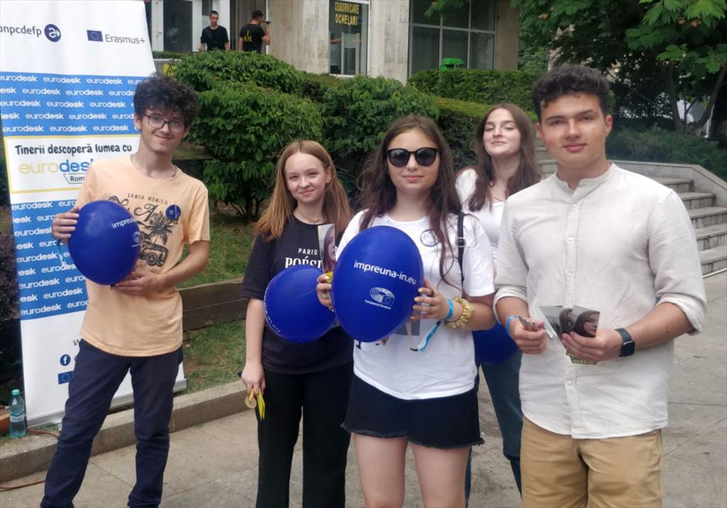 Tineri voluntari din Corpul European de Solidaritate au poposit la Câmpina