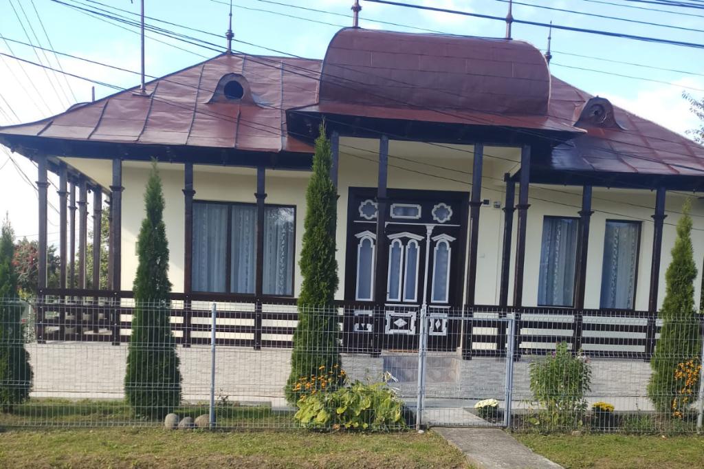 Casă de închiriat pentru vacanțe și sărbători la Brebu