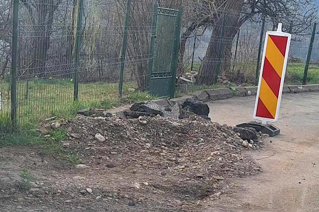O altă lucrare, o altă groapă... Câmpina, Strada Muncii