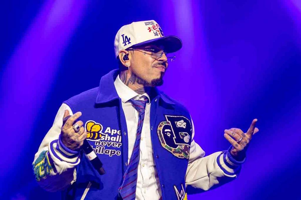 Alex Velea vă invită la spectacolul său care deschide ediția din acest an a Câmpina Summer Park Music