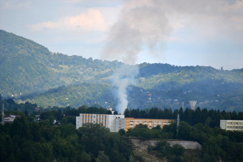 Incendiu la Câmpina, la două case din cartierul Câmpinița. Cinci persoane au fost evacuate