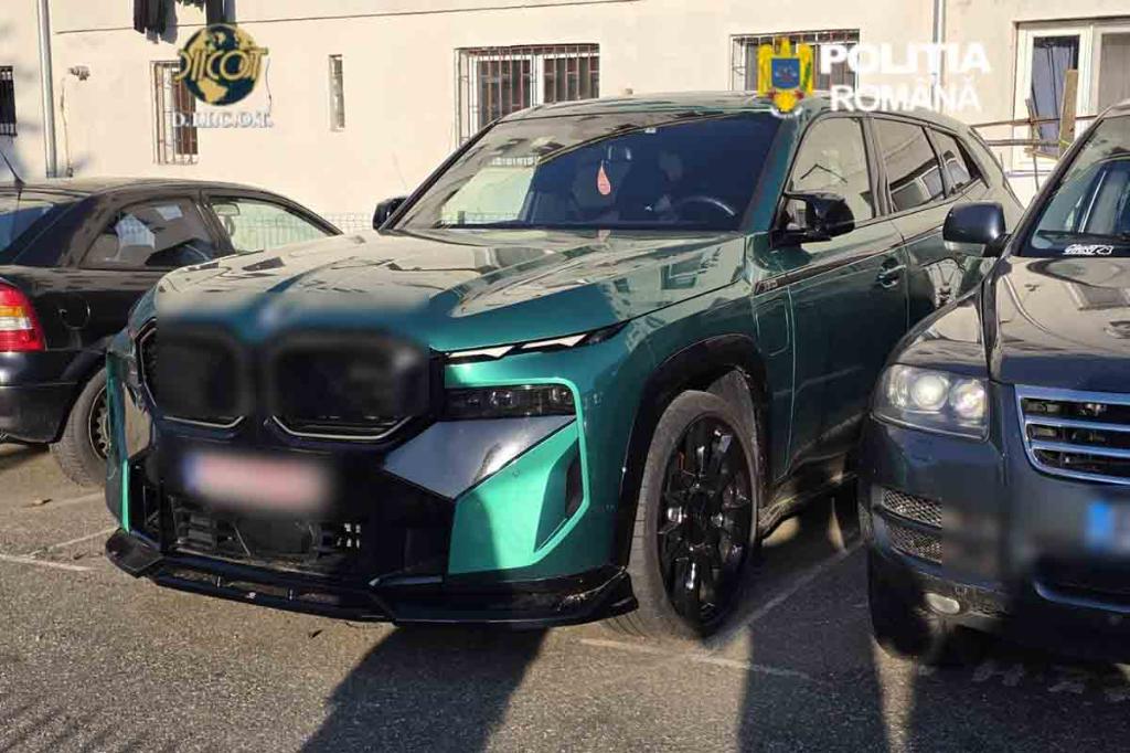 Percheziții în Prahova într-un dosar de vânzare a unor autoturisme furate, cu un prejudiciu de peste 800.000 euro