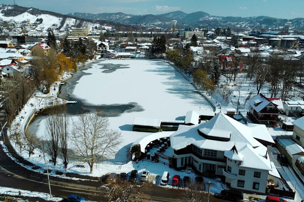 ISU avertizează asupra pericolului apelor înghețate