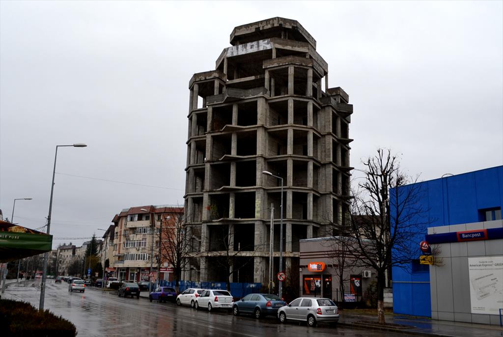 20 ianuarie 2016, următorul termen în procesul pentru demolarea monstrului de beton din centrul Câmpinei