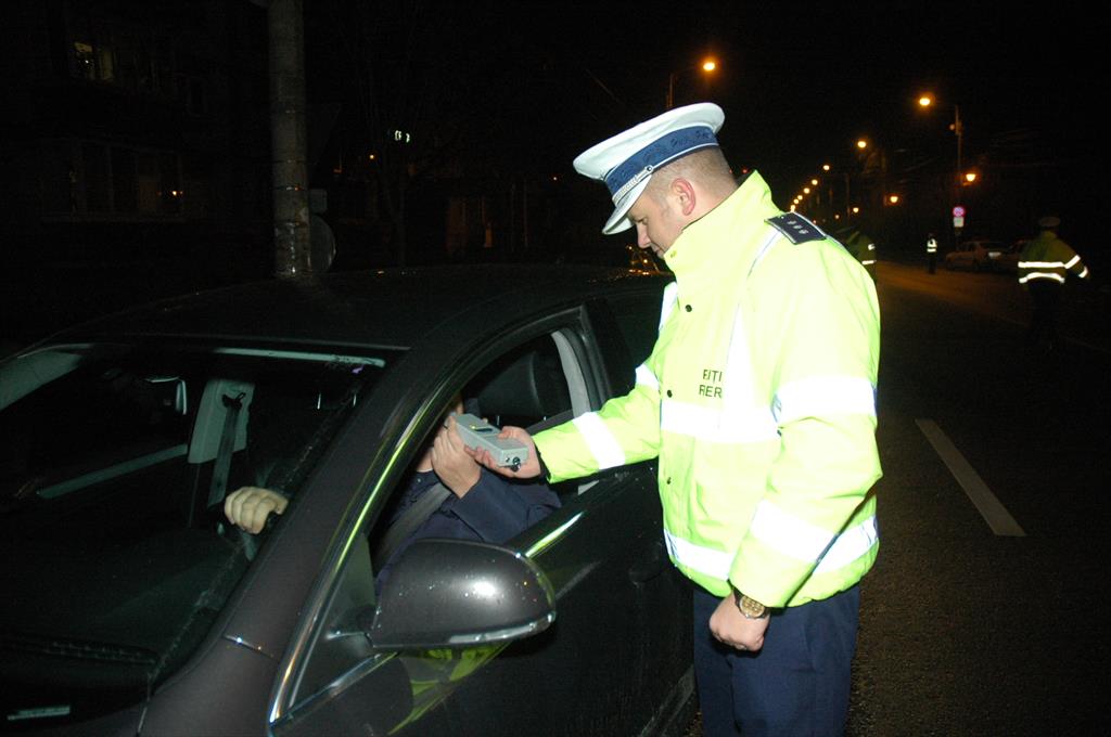 Un tânăr din București a fost prins la volan, în Câmpina, sub efectul substanțelor psihoactive