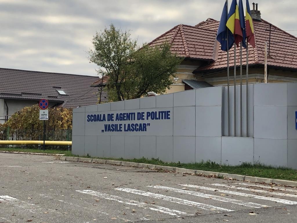 Focar de COVID-19 la Școala de Poliție ”Vasile Lascăr” Câmpina. Doi angajați și 27 elevi au fost testați pozitiv, iar aproape 100 de elevi au fost trimiși acasă