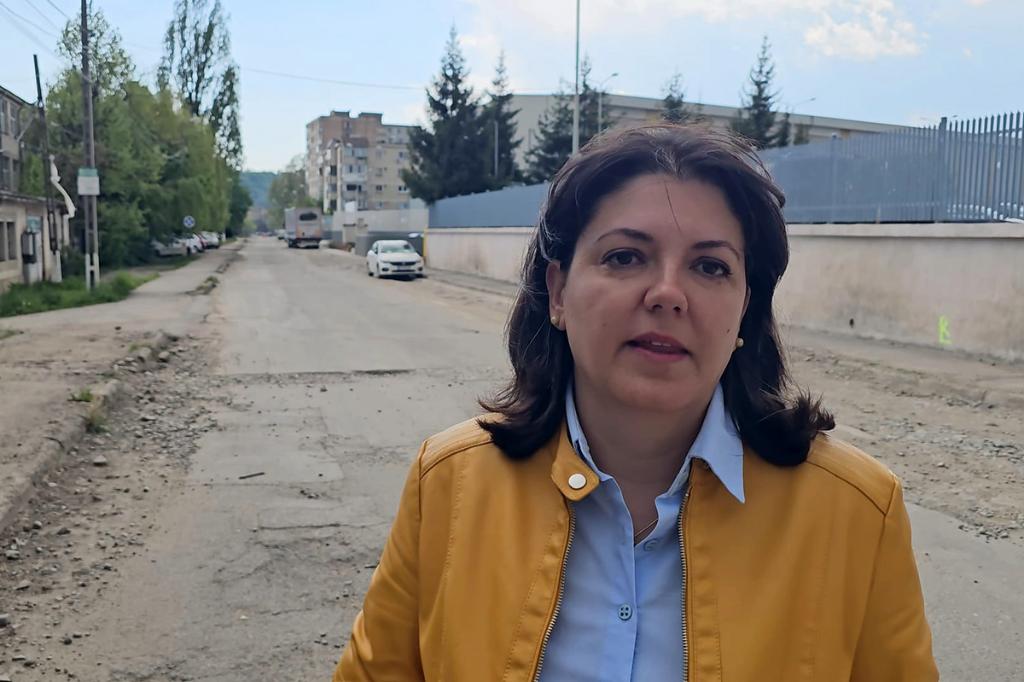 Câmpinenii întreabă... primarul răspunde. ”Străzile se vor asfalta etapizat, pe măsură ce se vor încheia lucrările prin HidroPrahova”