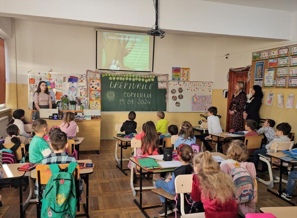 ”Drepturile copilului”, o interesantă activitate educativă derulată la clasele pregătitoare de la Școala Gimnazială ”Ion Câmpineanu”