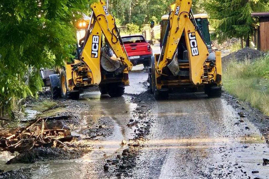 Rupere de nori la Valea Doftanei. Sprijin de la Consiliul Județean pentru refacerea drumurilor